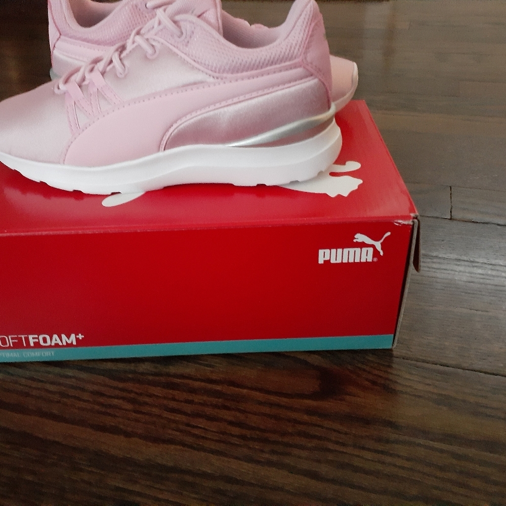 Girls Puma Sneakers